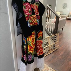 Beautiful Oaxaca Tehuana dress.